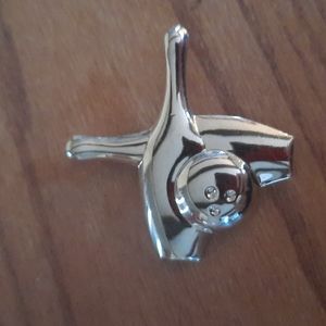 Bowling brooch